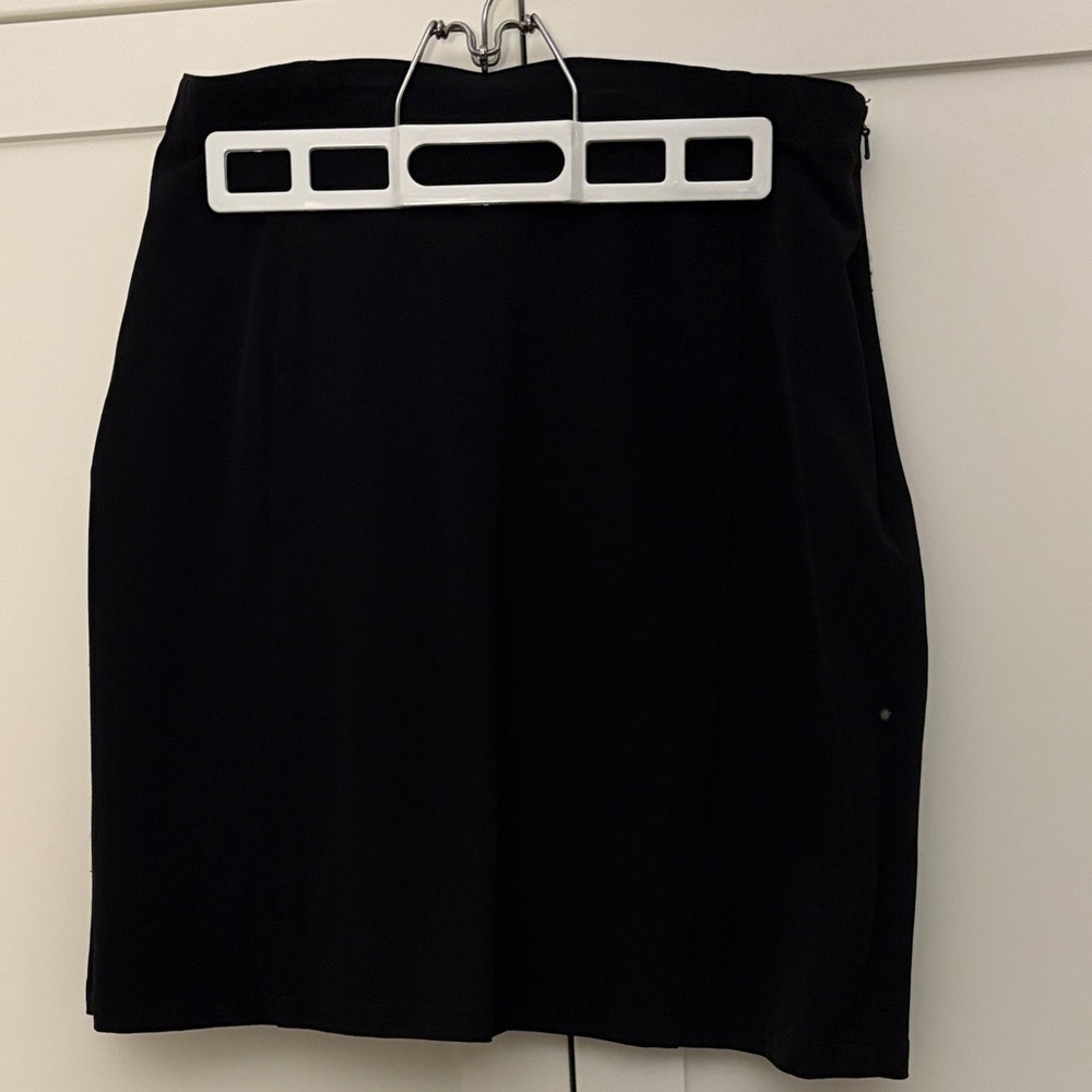 Chic Black Midi Skirt for Women